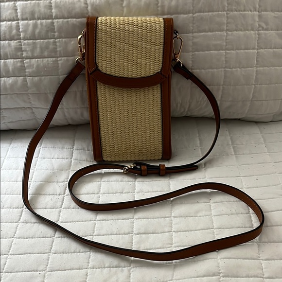 30NWOT Perfect Summer Bag—3 Compartment Woven Body w/Brown Vegan Leather Trim - Picture 1 of 9